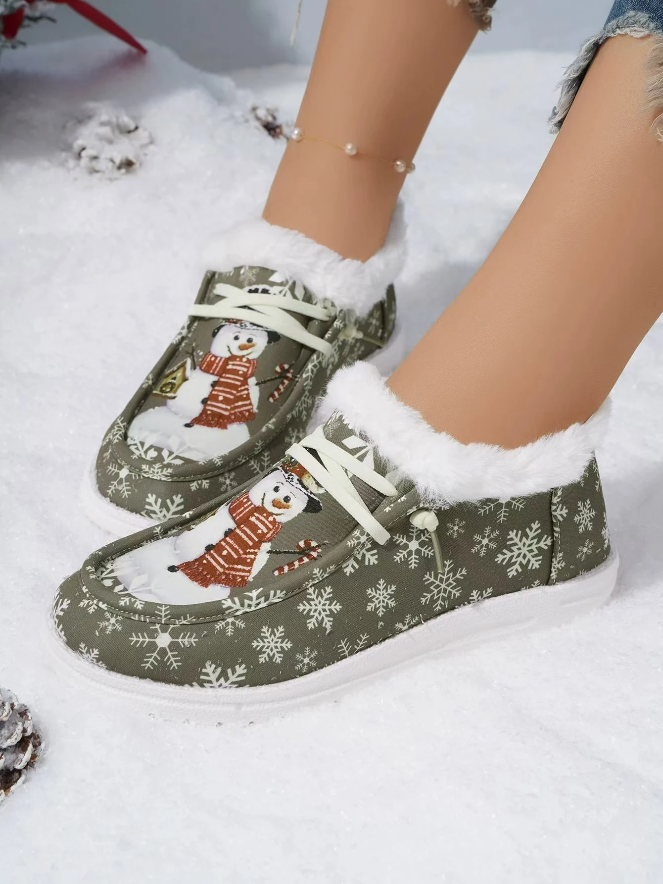 European and American Christmas Short Snow Boots for Women, warm and comfortable, perfect for winter weather and cold. — photo 1