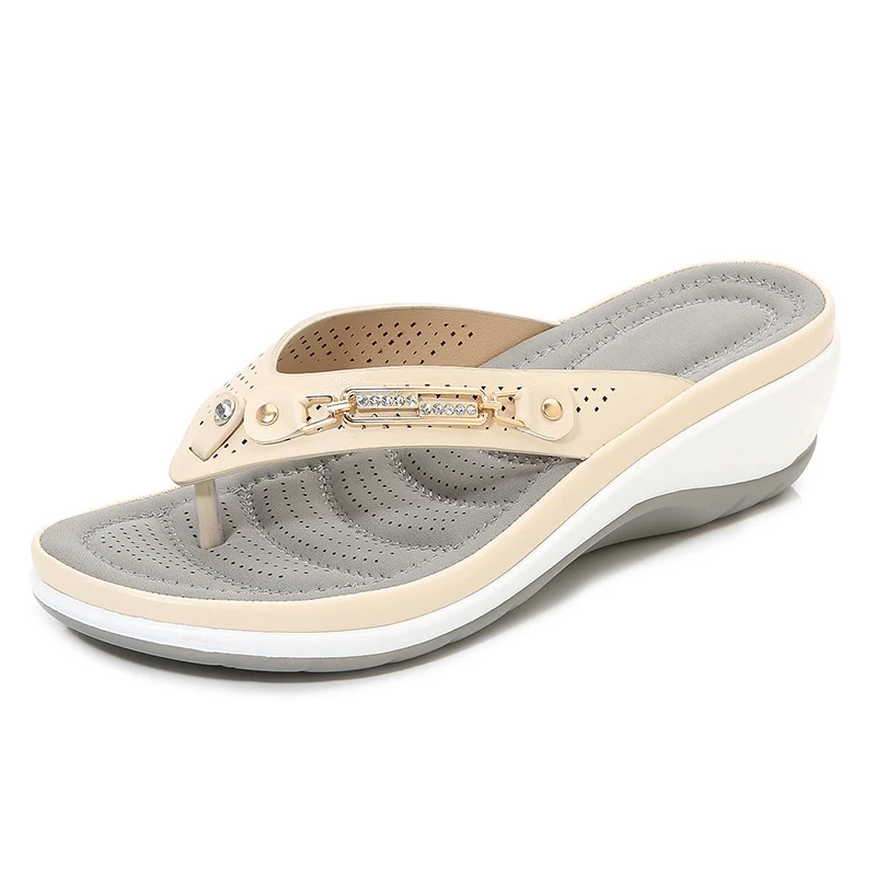 Title 9, Metal buckle beach net red sandals, stylish and...