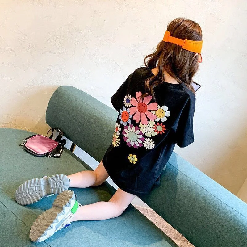 Zomer meisjes T-shirt met korte mouwen, ideaal voor warm weer. Ademend, comfortabel en perfect om buiten te spelen en van de zon te genieten. — foto 8