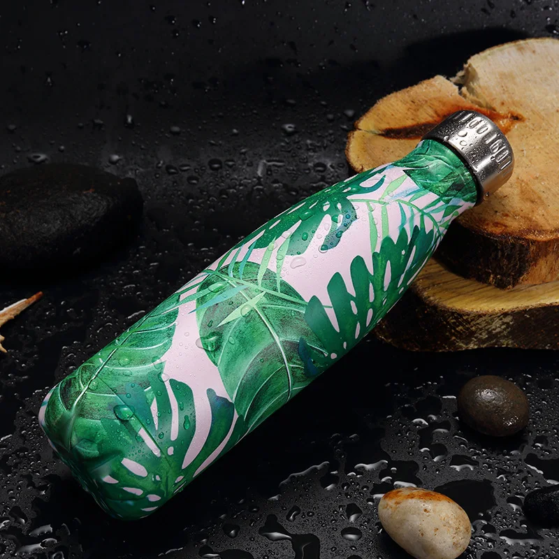 Creatieve vacuüm roestvrijstalen thermoskan Houdt uw drankjes urenlang warm of koud. Stijlvol en duurzaam ontwerp om mee te nemen. — foto 12