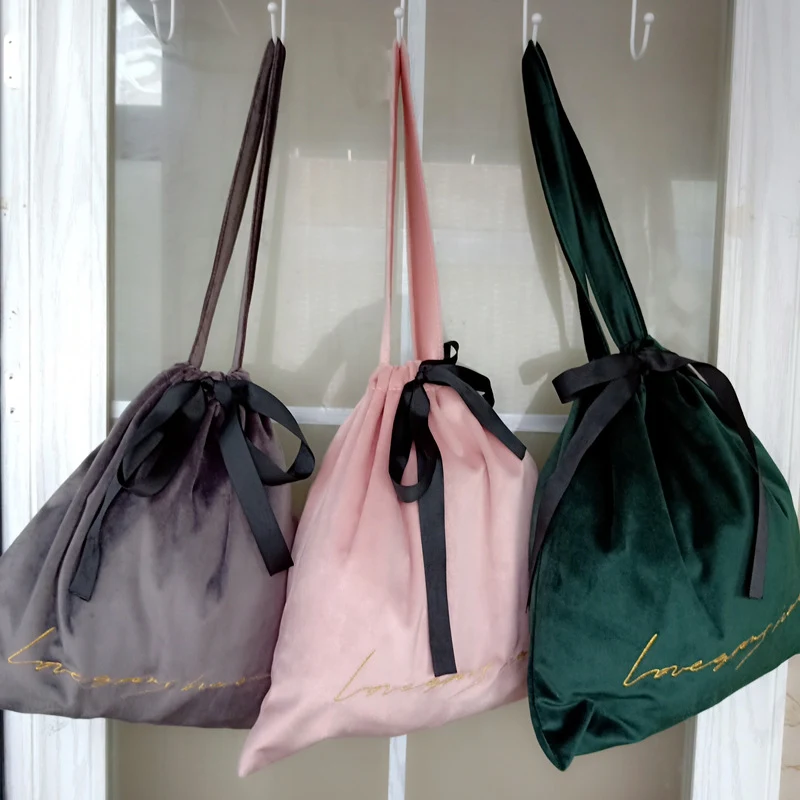 Velvet Cosmetic Bag Storage Bag with Drawstring and Dustproof Protection. Keep your makeup organized and protected from — photo 1