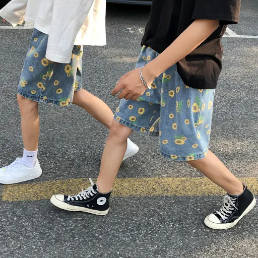 Title 5, Lovers Korean Daisy Capri Jeans, Loose and Str...