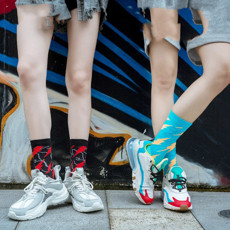 Women's Moisture Wicking Deodorant Casual Sports Fashion Socks keep your feet dry, comfortable, and fresh during workout — photo 6