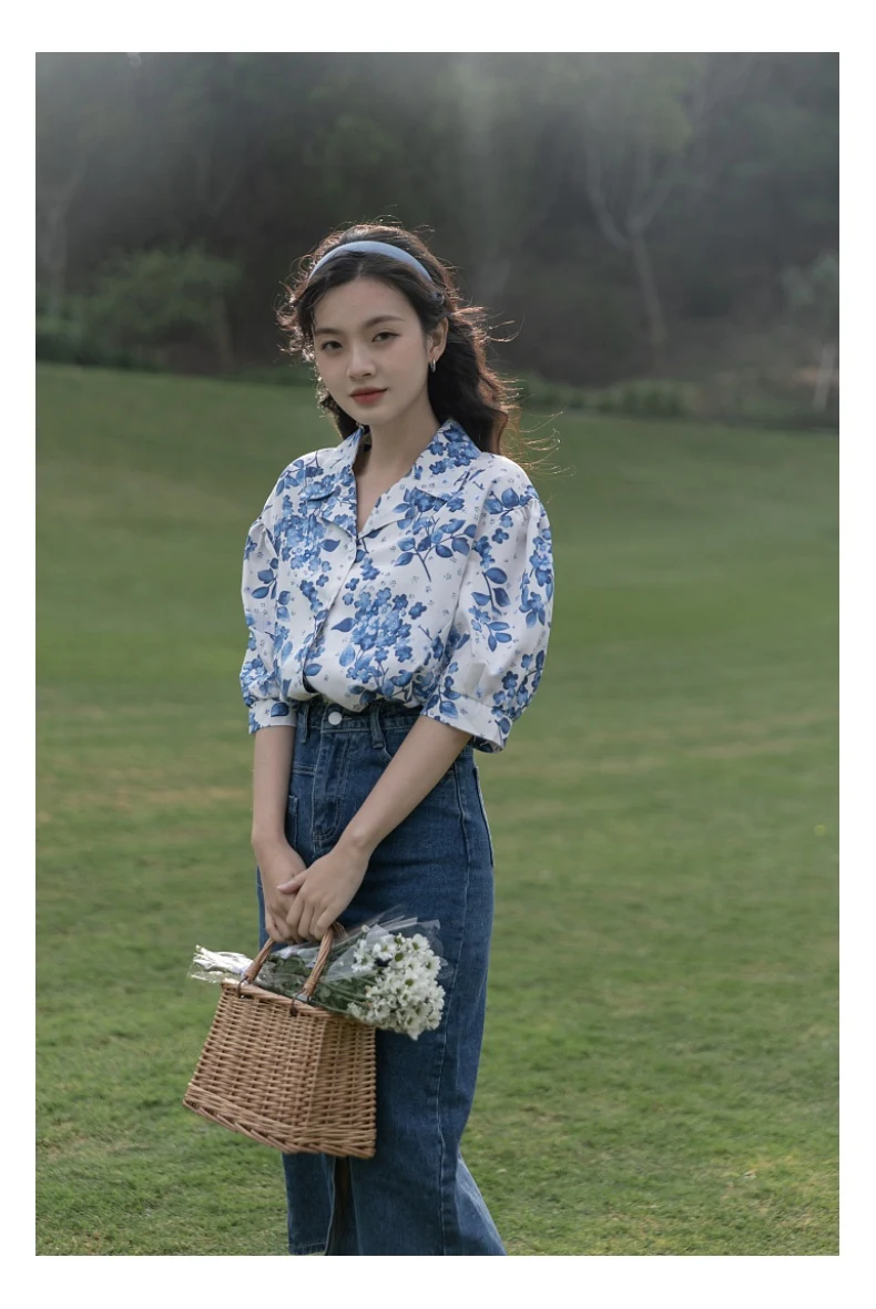 Title 16, Womens Floral Design Niche Top Loose Shirt. Ex...