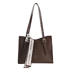 Bolsa feminina pequena quadrada de mão e ombro. Prática, elegante e compacta, ideal para carregar seus essenciais com estilo e conforto. — foto 4