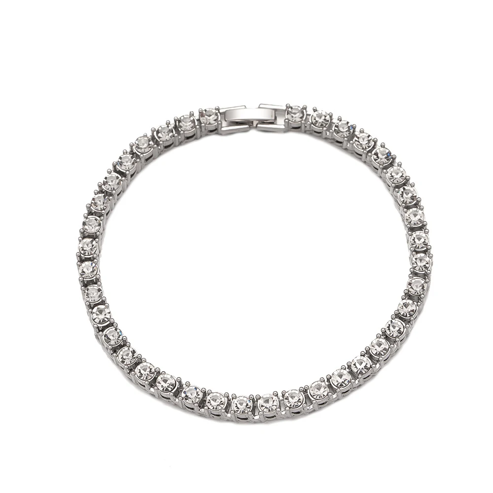 Pulseira cubana punk versátil com uma fileira de diamantes para mulheres. Use-a em qualquer ocasião e eleve seu estilo. — foto 3