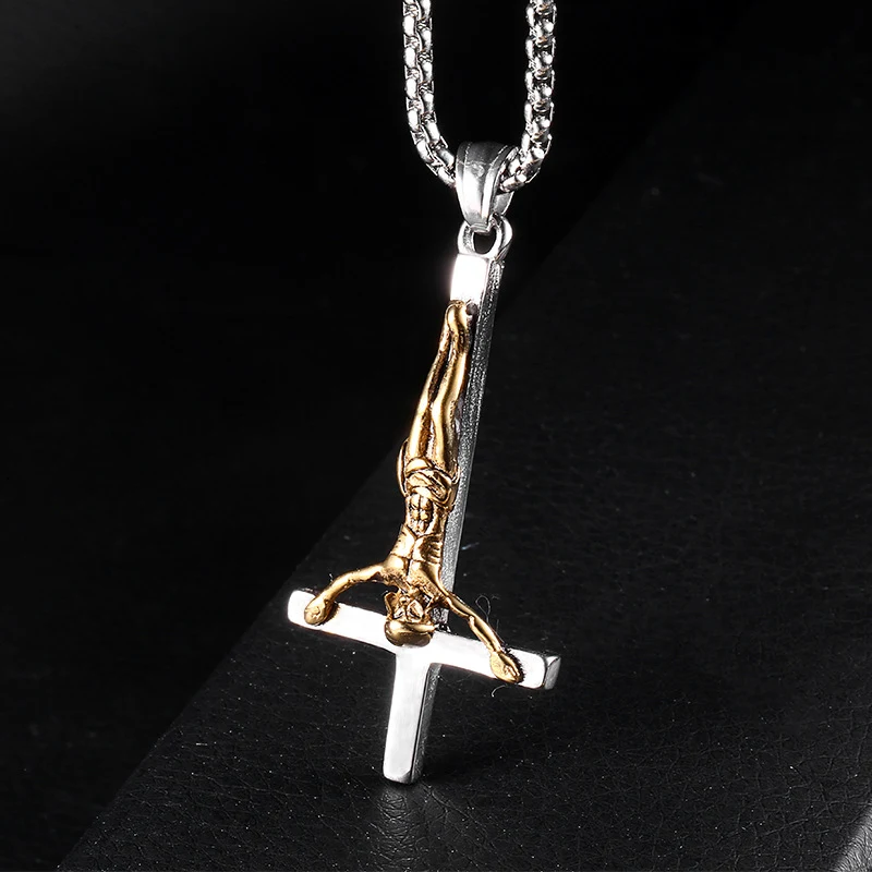 Colar Pingente Cruz Invertida Personalizado Aço Inox Titânio, Masculino Feminino, Presente Elegante e Durável, Design Exclusivo — foto 5