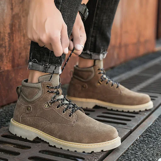 Title 1, Retro mens mid-cut casual leather boots for ev...