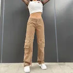 Calça jeans feminina reta, slim, com bolsos e cintura com cordão, lavagem que confere um visual utilitário moderno e confortável. — foto 4