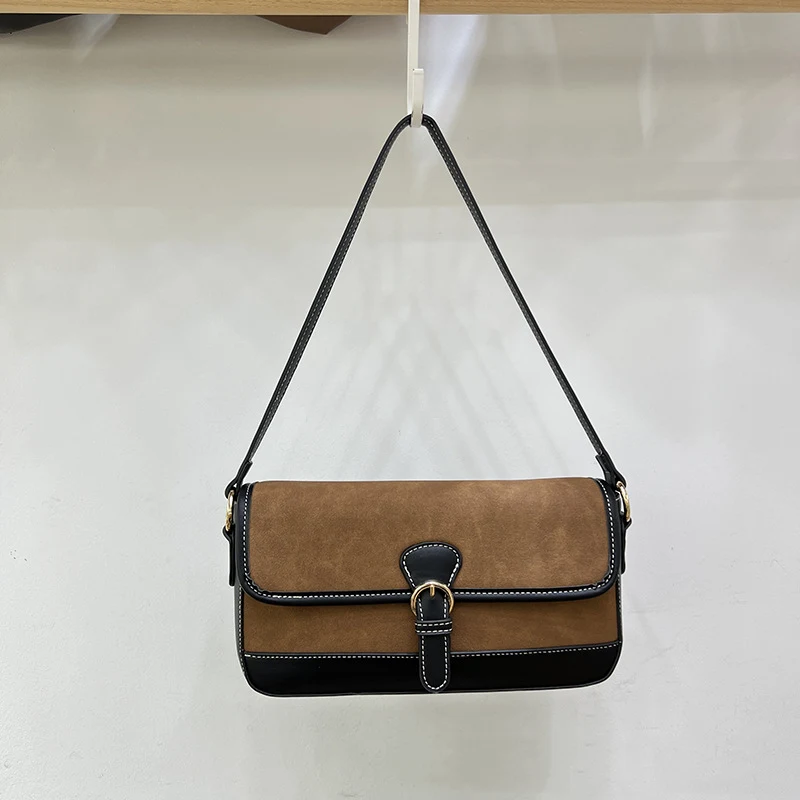Bolsa Satchel Feminina com Estampa de Zebra e Design de Retalhos Perfeita para um Look Moderno e Elegante com Amplo Espaço Interno e Estilo Único — foto 1