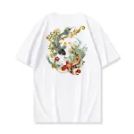 Camiseta solta bordada com flores de koi e manga curta para meninos. Conforto e estilo em uma peça única e perfeita para o dia a dia. — foto 1