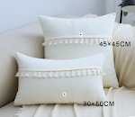 Capa de almofada de flanela com borlas de renda para sofá, casa e escritório. Conforto e elegância para sua decoração. — foto 2
