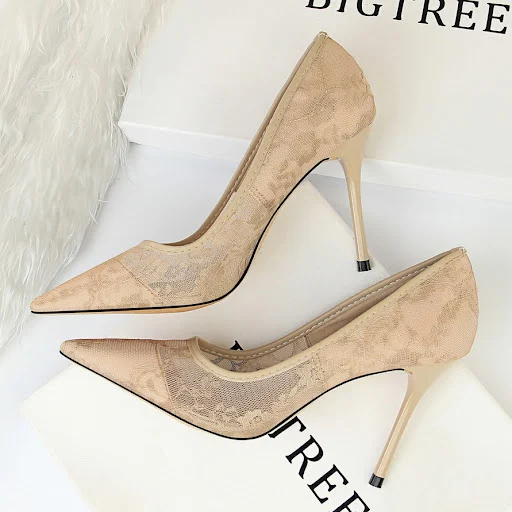 Title 6, Sapatos de renda vazada com bico fino, ideais p...