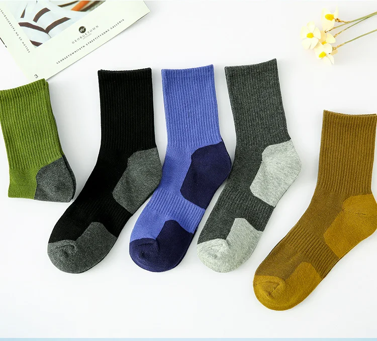 Title 7, Mens mid-calf length socks, sweat-absorbing an...