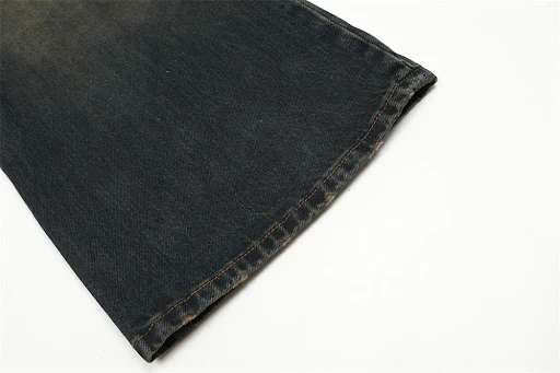 Title 5, Dames flared jeans met distressed wassing, tren...