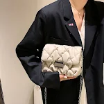 Bolsa Messenger Feminina Estilo Western com Corrente, Lock Pleated Chic, Ideal para um Visual Moderno e Sofisticado, Perfeita para Sair. — foto 8