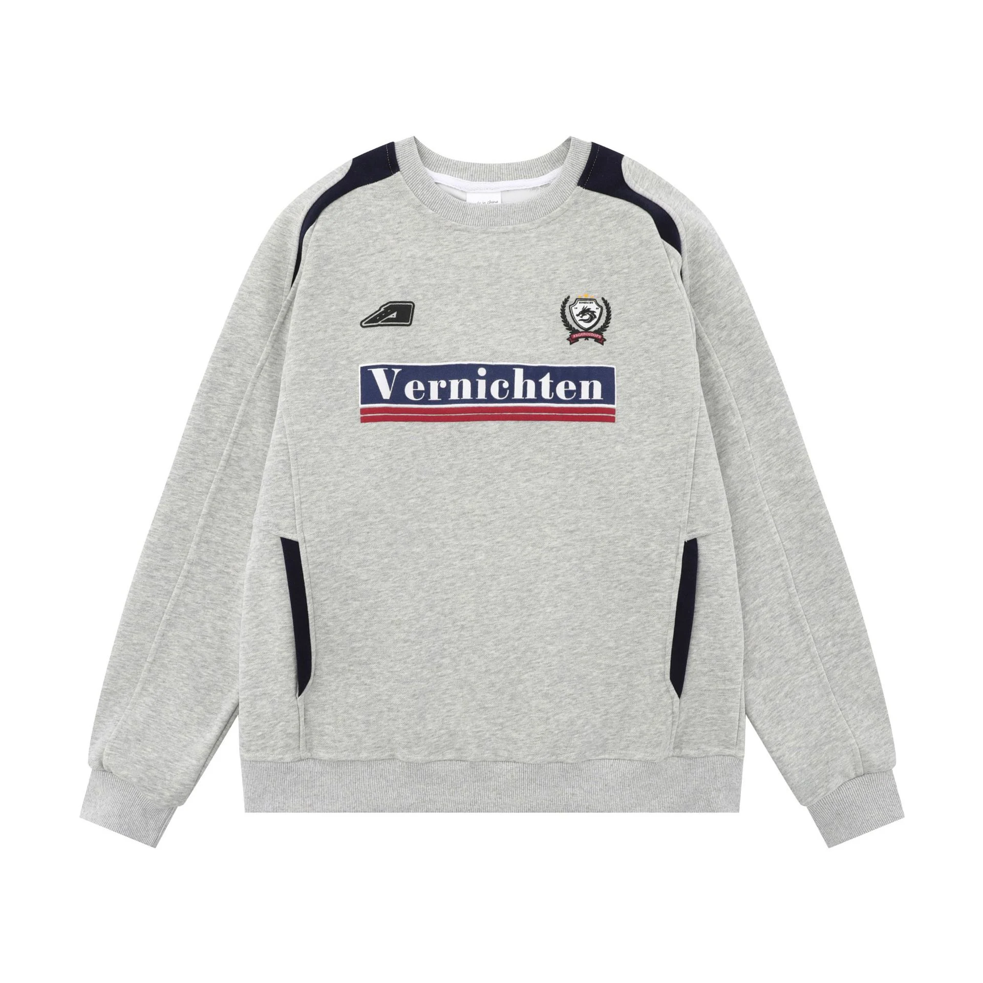 Moletom pullover americano retrô com estampa e combinação de cores vibrantes. Ideal para um visual casual e cheio de estilo. Conforto garantido. — foto 17