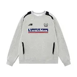 Moletom pullover americano retrô com estampa e combinação de cores vibrantes. Ideal para um visual casual e cheio de estilo. Conforto garantido. — foto 17
