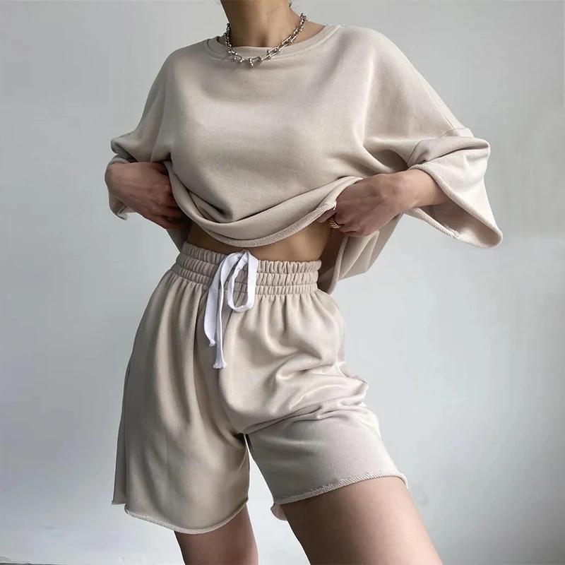 Completo donna due pezzi manica corta girocollo ampio con laccetti, perfetto per un look comodo e alla moda. — foto 11
