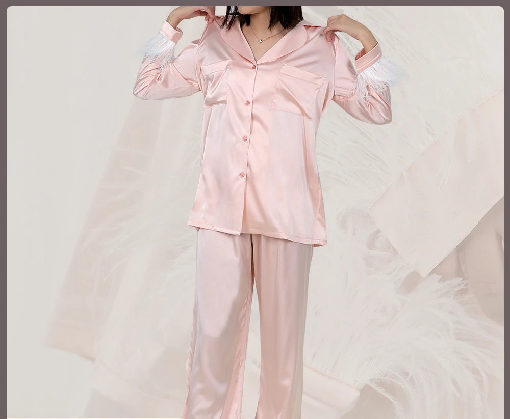 Conjunto de pijama de seda para mulheres. Conforto e elegância para suas noites. Durma com luxo e sinta a suavidade da seda em sua pele. — foto 4