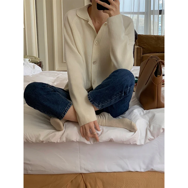 Cardigan de malha com lapela branca cor sólida solta — foto 2