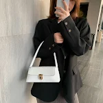 Bolsa Medieval para Axilas de Dama Discreta y Práctica para Llevar Objetos Esenciales con Estilo Histórico. — foto 1