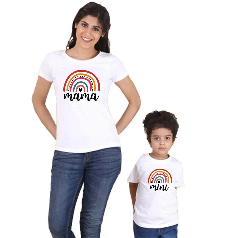 Regenboogprint T-shirt voor moeder en dochter, katoenen top met korte mouwen, zomer INS familie kleding — foto 5