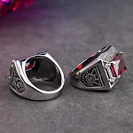 Anel Maçônico Vintage Europeu e Americano com Pedra Incrustada. Peça única, elegante, com significado histórico. Perfeito para colecionadores e uso diário. — foto 3