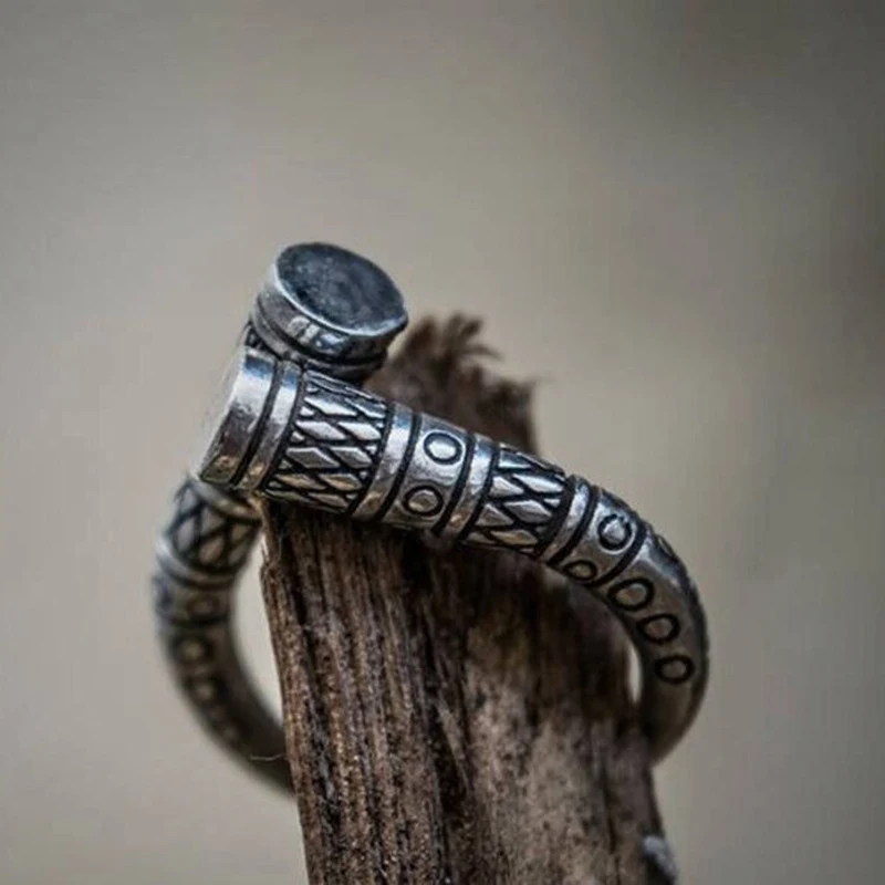 Anel Ajustável Aberto Totem Viking Vintage Masculino. Design nórdico autêntico. Use este anel para um visual único e marcante. — foto 5
