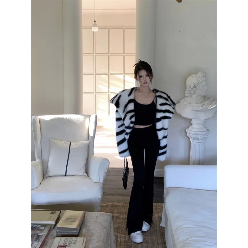 Heavy Industry Large Lapel Zebra Pattern Environmental Protection Fur Short Coat provides warmth and robust environmenta — photo 5