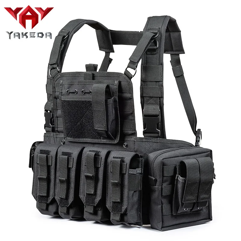 Colete tático camuflado para esportes ao ar livre, usado por fãs militares. Oferece proteção, camuflagem e estilo para atividades táticas no campo. — foto 6