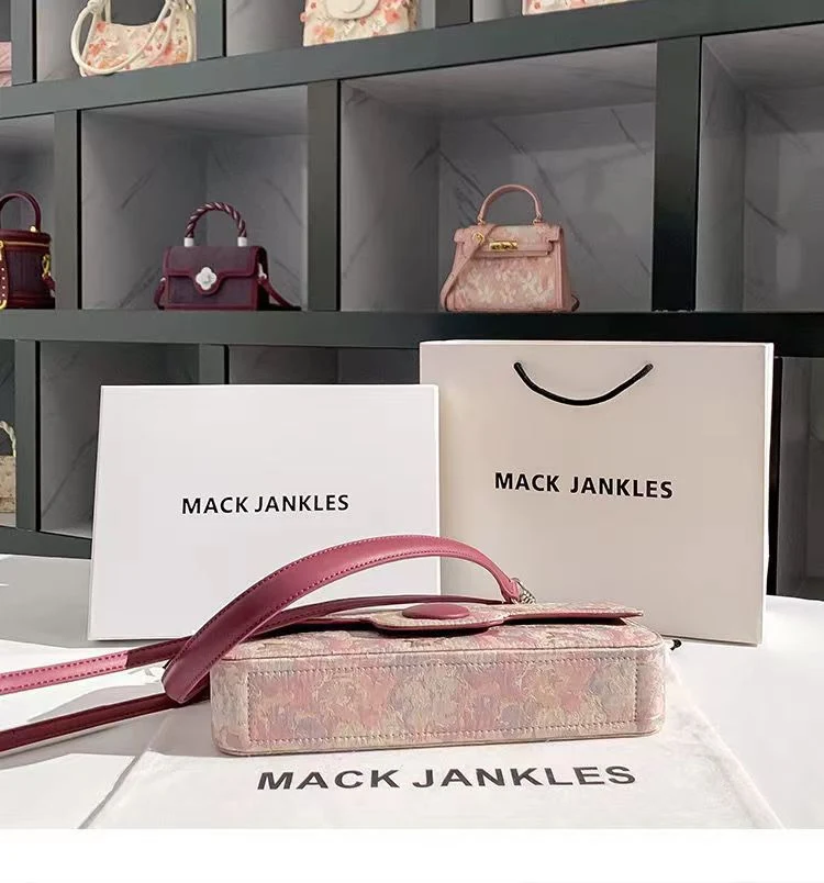 Bolsa de Ombro Bordada Feminina Design de Moda Elegante e Versátil Perfeita para o Uso Diário com Detalhes Sofisticados e Amplo Espaço Interno — foto 10