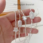 Colar de pérolas irregulares fragmentadas geométricas prateadas. Adicione um toque sofisticado e moderno ao seu visual com este colar deslumbrante. — foto 3
