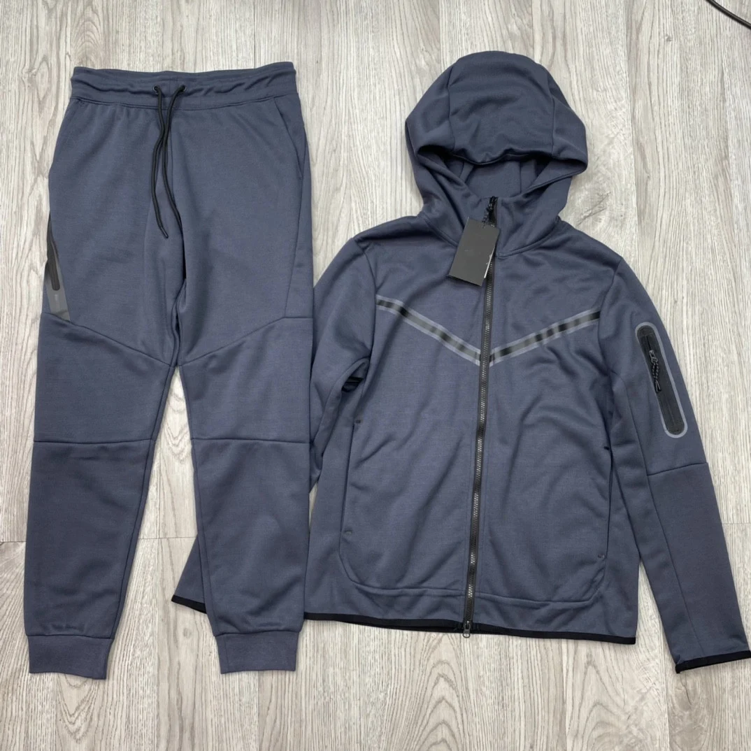 Conjunto Moletom com Capuz Casual Masculino Conforto e Estilo Descontraído Ideal para o Dia a Dia ou Finais de Semana Visual Moderno e Versátil Perfeito — foto 12