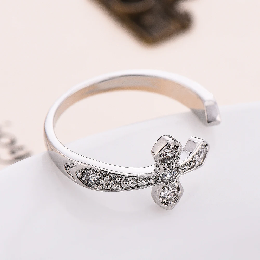 Anel feminino de ouro branco coreano criativo da Taobao, um presente de noivado fashion e novo. Fabricante direto, design exclusivo e elegante. — foto 2