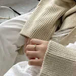 Anel clássico de prata 925 com zircônia incrustada, design de renda elegante e atemporal, perfeito para um toque de brilho diário. — foto 4
