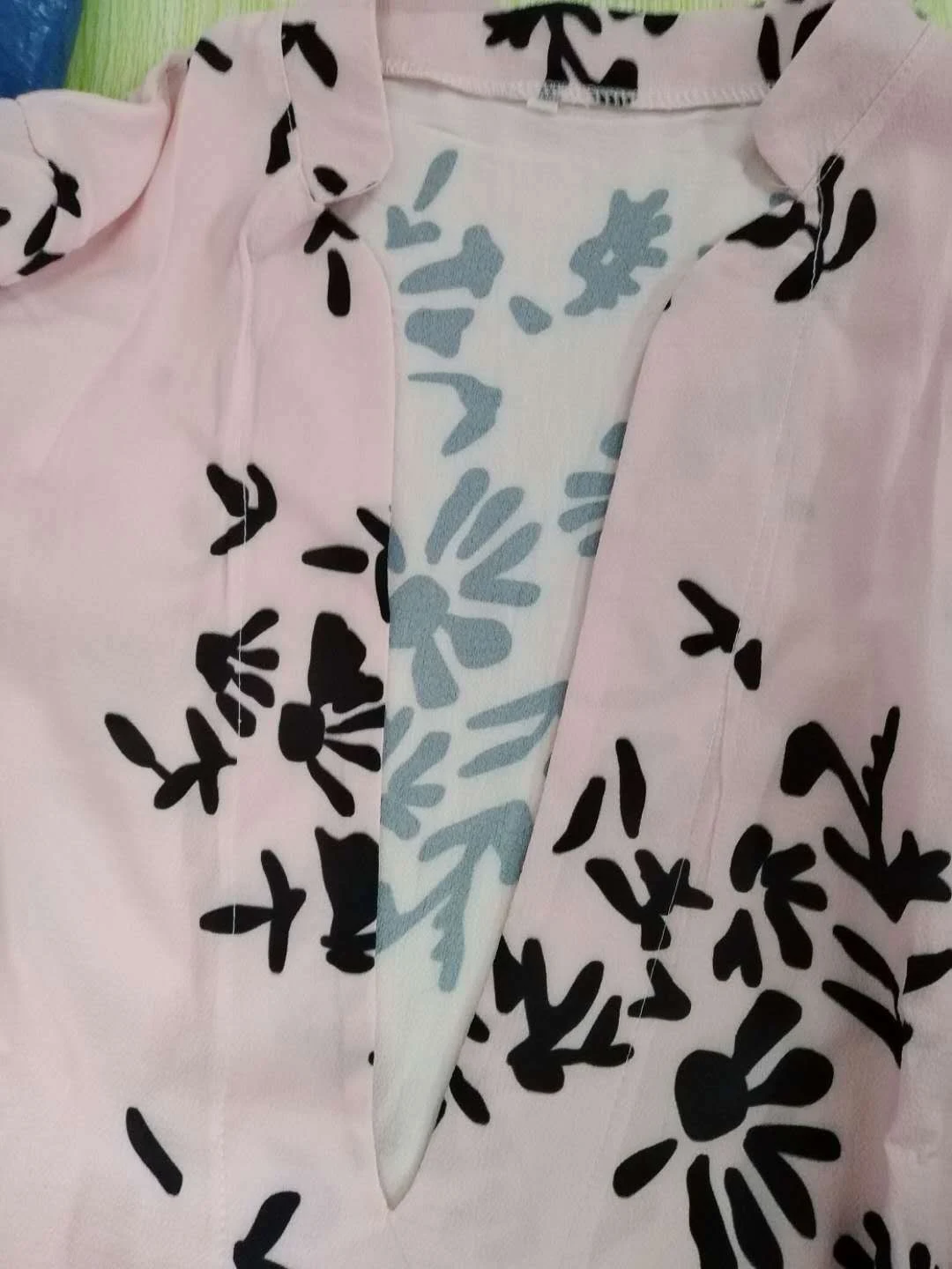 Title 3, Chest slit V-neck irregular digital printing dr...