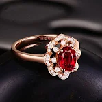 Anel de noivado sofisticado, em prata com rubi e ouro rosa, joia de alta qualidade para celebrar o amor e o compromisso. — foto 3