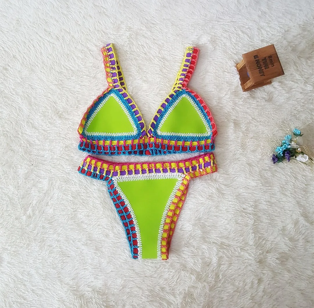 Title 2, Handgeweven strandbikini, uniek design en ambac...