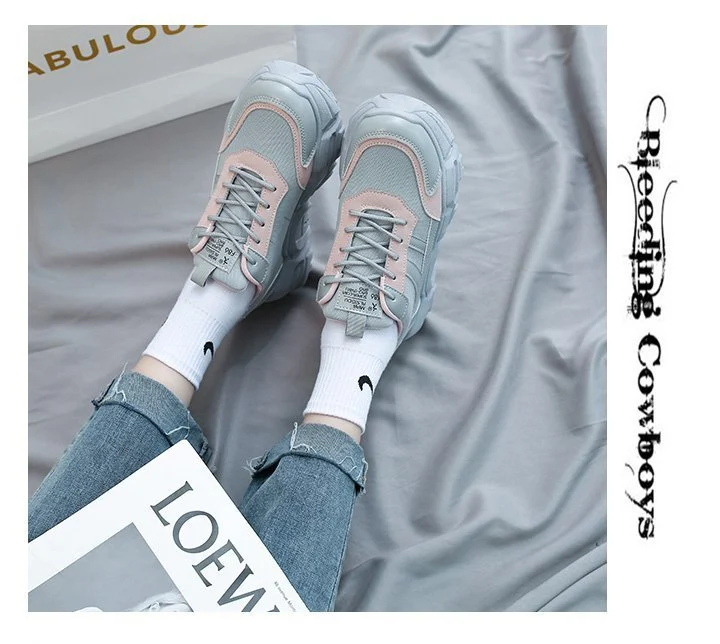 Koreaanse studenten vetersneakers voor de lente. Casual en comfortabel schoeisel, ideaal voor dagelijks gebruik. Lichtgewicht ontwerp. — foto 9