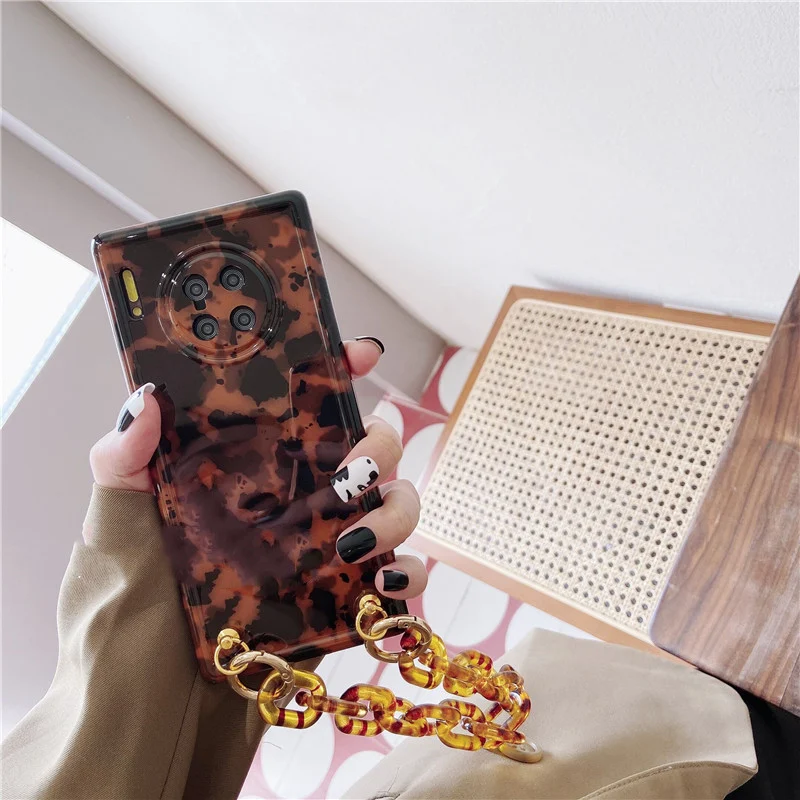 Title 2, Capa de celular com estampa de leopardo europeu...