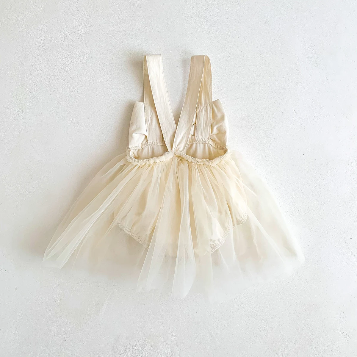 Saia com suspensório para bebês primavera verão, ideal para crianças, proporciona conforto e estilo para os dias quentes. — foto 8