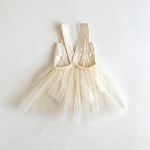 Saia com suspensório para bebês primavera verão, ideal para crianças, proporciona conforto e estilo para os dias quentes. — foto 8