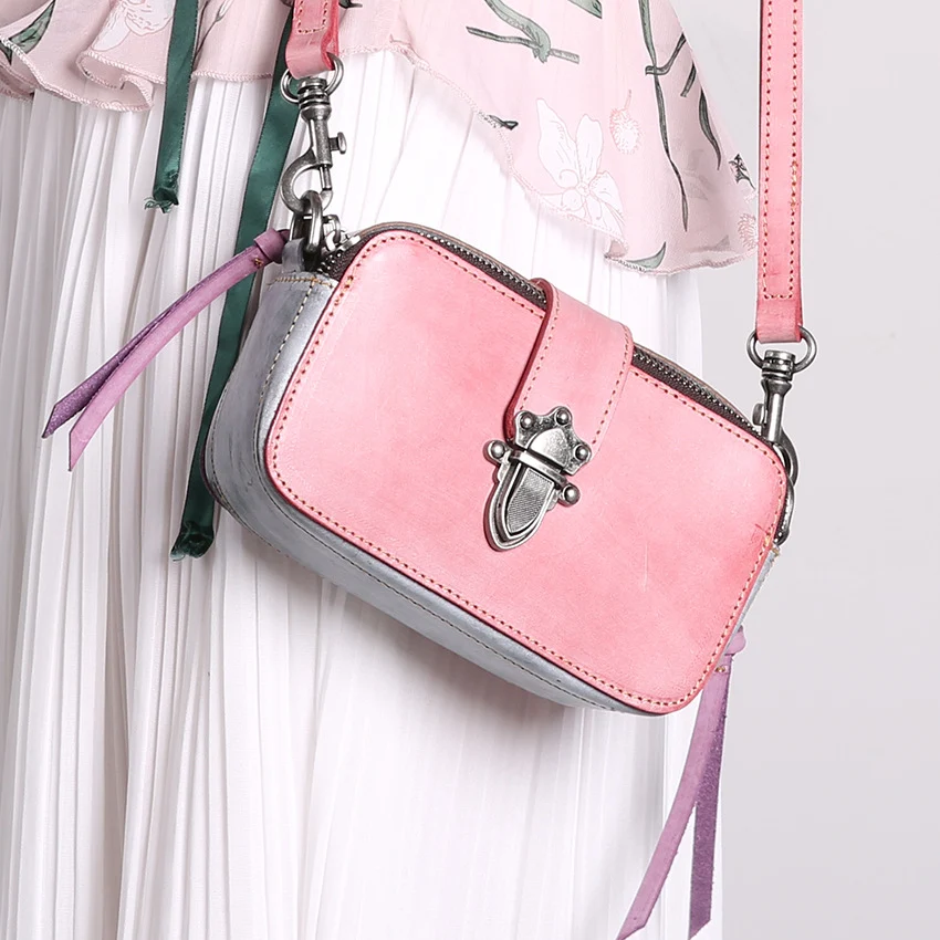 Bolsa de ombro de couro legítimo, design elegante e funcional para mulheres. Perfeita para o dia a dia, com amplo espaço e durabilidade. — foto 1