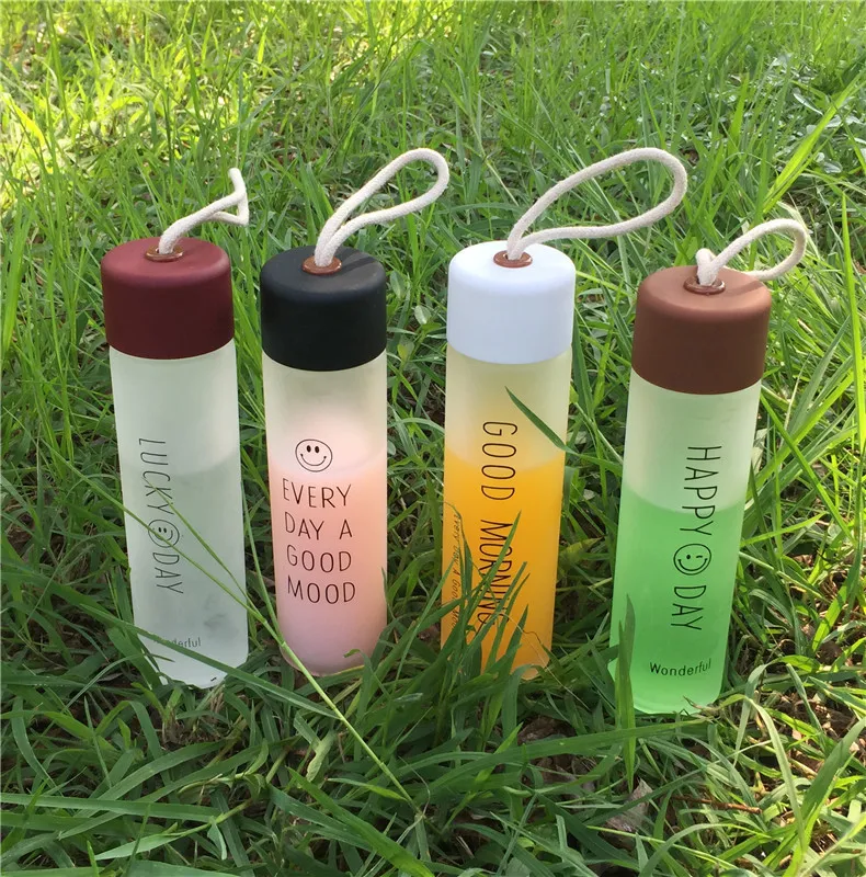 Copo de água de vidro misto fosco colorido. Hidrate-se com elegância e desfrute de suas bebidas favoritas neste copo durável e estiloso. — foto 4