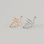 Brincos minimalistas de linha com clip de osso da orelha e pérolas Design elegante e discreto. Proporciona um toque de sofisticação. Ideal para uso diário. — foto 5