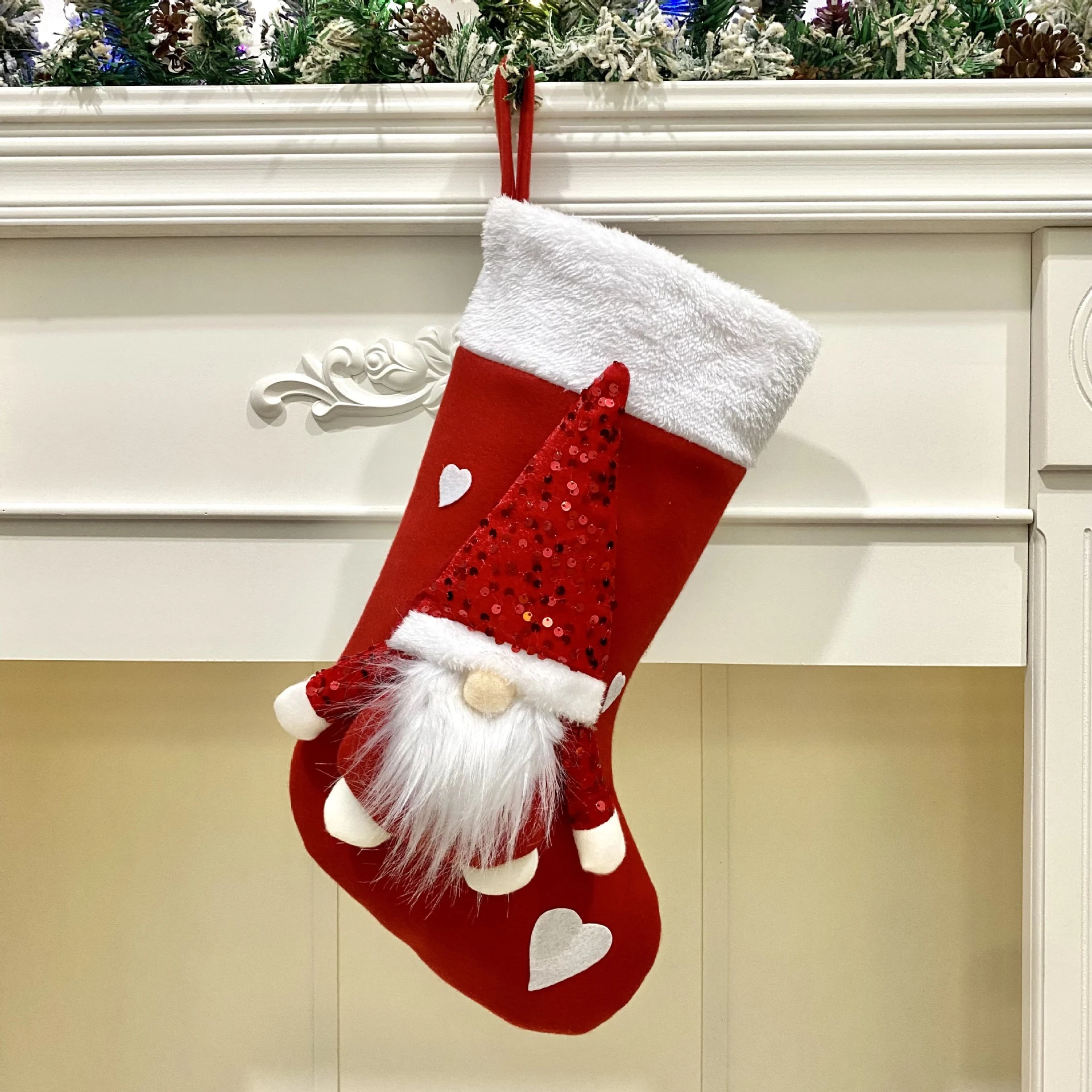 Yılbaşı Süslemeleri Hediye Çantası Yılbaşı Pullu Yüzsüz Bebek Kolye, Mükemmel bir Noel Hediyesi ve Yılbaşı Dekorasyonu. — Fotoğraf 3