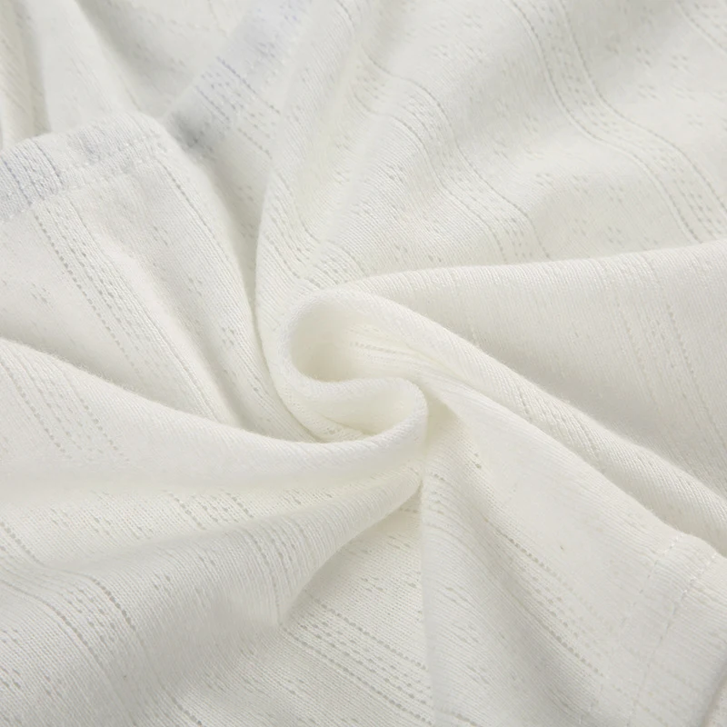 Blusa feminina com laço, renda e patchwork de fácil combinação. Top perfeito para um visual estiloso e versátil em diversas ocasiões. — foto 18