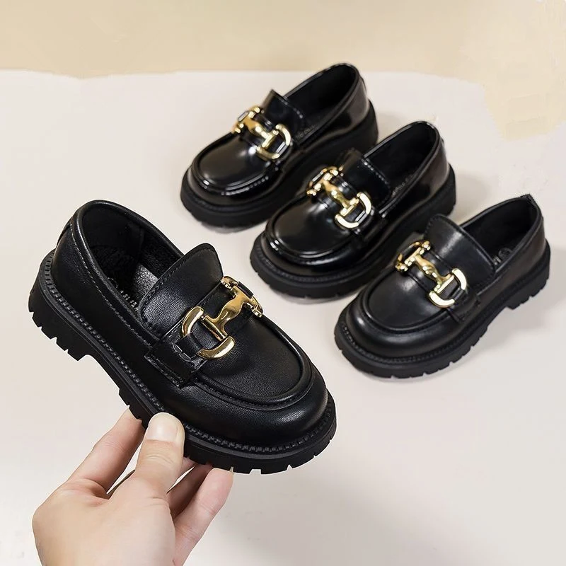 Mocassins femininos estilo britânico para meninas. Conforto e moda para as pequenas fashionistas. Ideais para escola e eventos especiais. — foto 1
