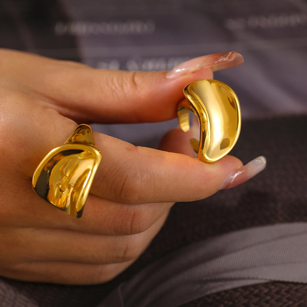 Joias Espelho 18K Ouro Estilo Frio. Descubra a elegância atemporal e o luxo. Design moderno, beleza natural realçada. Adicione brilho ao seu visual diário. — foto 2